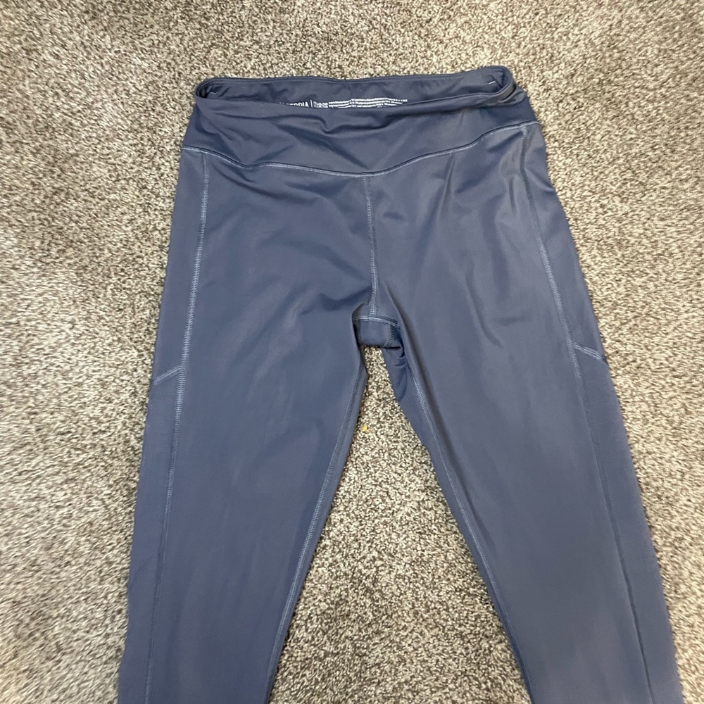 Victoria’s Secret-Grey mesh panel legging